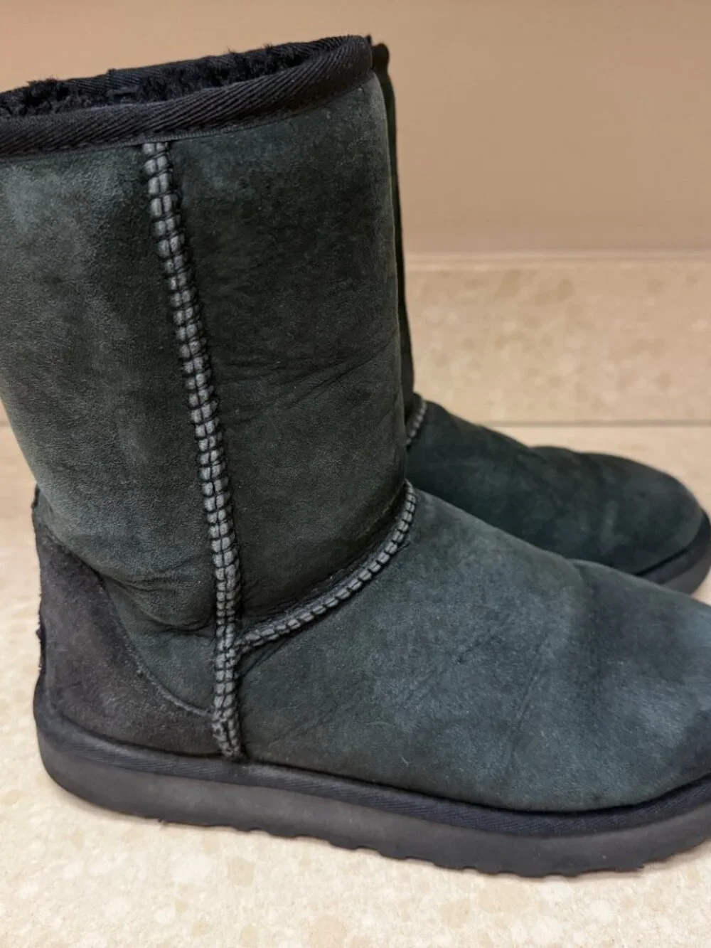 UGG Clasic Short Black Boots Size 6